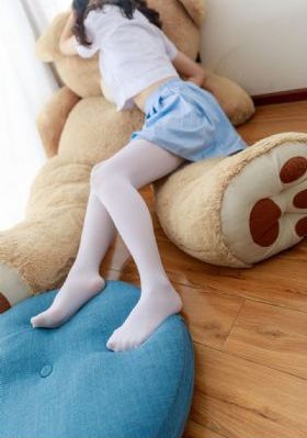 他掀开裙子舌头伸进去动漫软件_720在线观看完整版